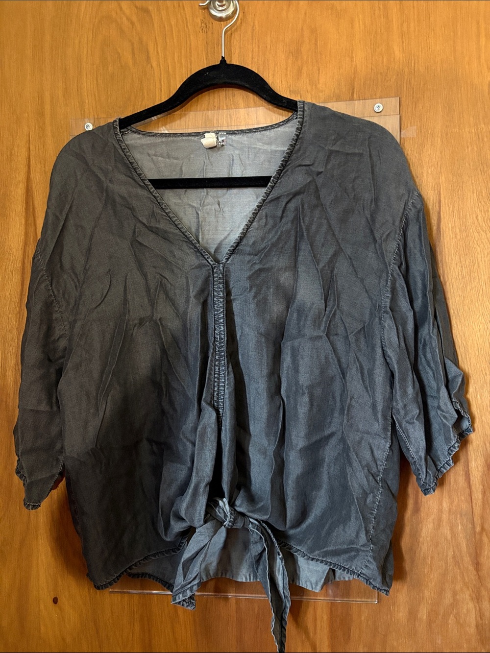 Elan Women’s Gray Tie-Front V-Neck Top
